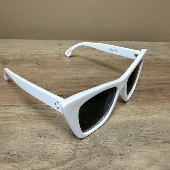 Polarized Cat Eye Sunglasses - White - Picture 5 of 5